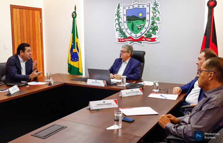 João Azevêdo recebe diretoria da Energisa e empresa apresenta plano de investimentos na Paraíba para 2025