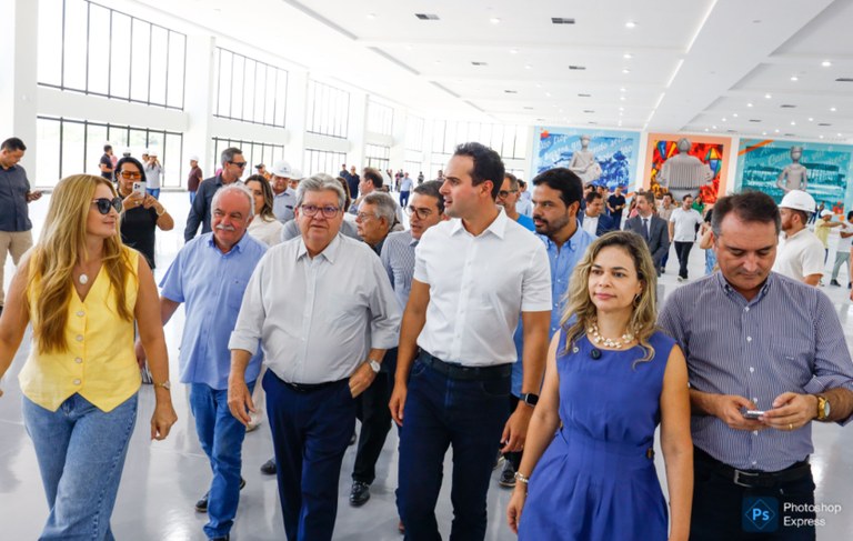 João Azevêdo inspeciona obras do Centro de Convenções e do Hospital da Mulher de Campina Grande e destaca importância dos investimentos para o turismo e saúde