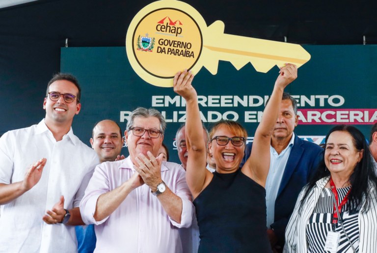 João Azevêdo entrega residencial em Campina Grande e garante moradia digna e diversos equipamentos de lazer a 144 famílias João Azevêdo entrega residencial em Campina Grande e garante moradia digna e diversos equipamentos de lazer a 144 famílias