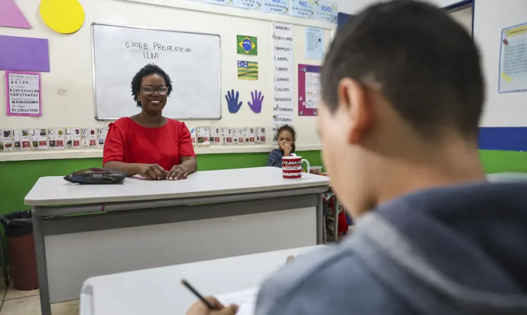 Programa Mais Professores dá desconto a docentes em hospedagens