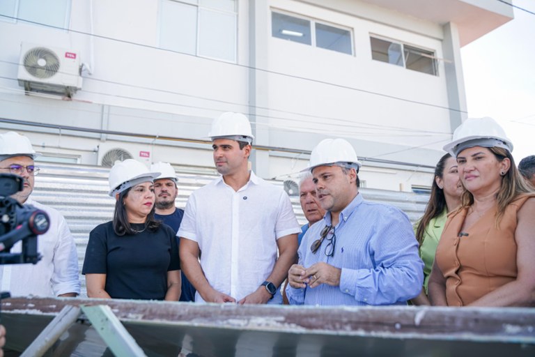 Governador em exercício inspeciona obras de construção de creche e de reforma e ampliação do Hospital Regional de Cajazeiras