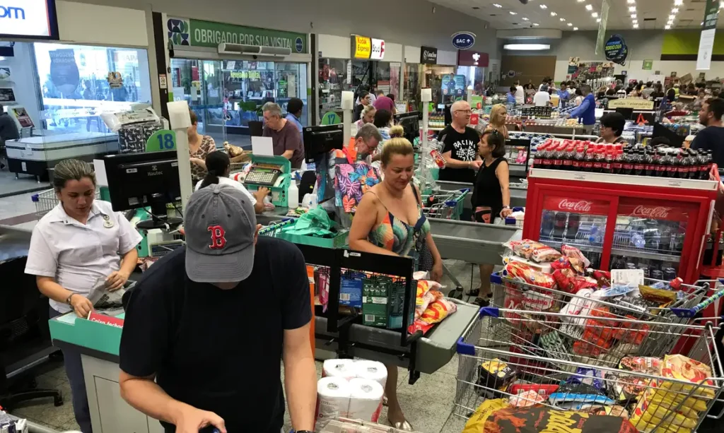 Preços dos alimentos cairão mais nas próximas semanas, diz ministro Preços dos alimentos cairão mais nas próximas semanas, diz ministro