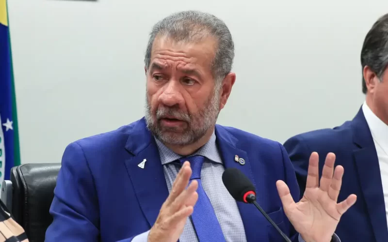 Lupi diz que sempre foi contra descontos em benefícios previdenciários Lupi diz que sempre foi contra descontos em benefícios previdenciários