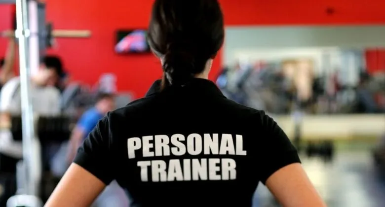 Academias são notificadas sobre lei que garante acesso do personal trainer sem taxa extra