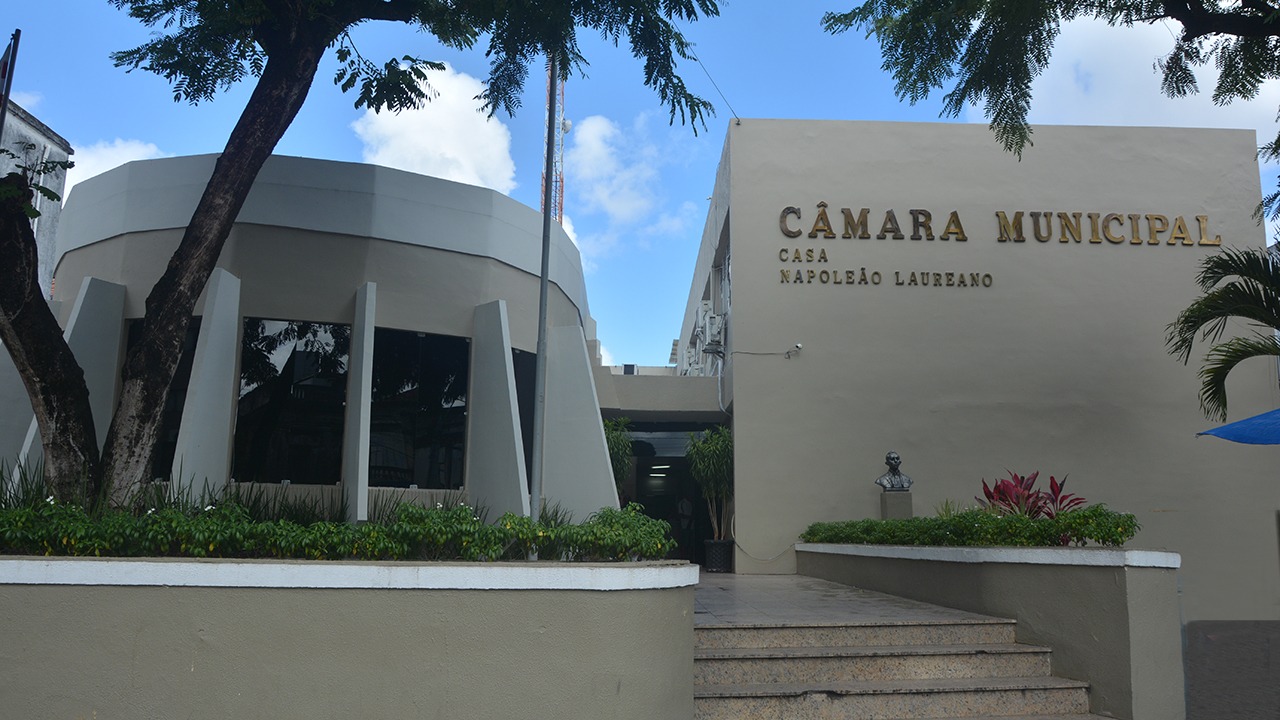 Câmara aprova projeto que prevê multas de até R$ 47 mil para descarte de lixo irregular em João Pessoa Câmara aprova projeto que prevê multas de até R$ 47 mil para descarte de lixo irregular em João Pessoa