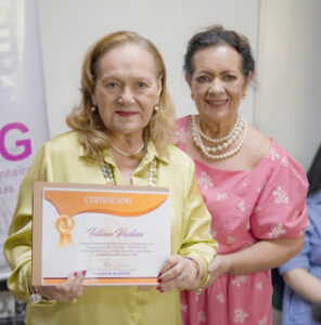 APEAG-PB homenageia Fátima Paulino pela construção de 500 casas em GBA