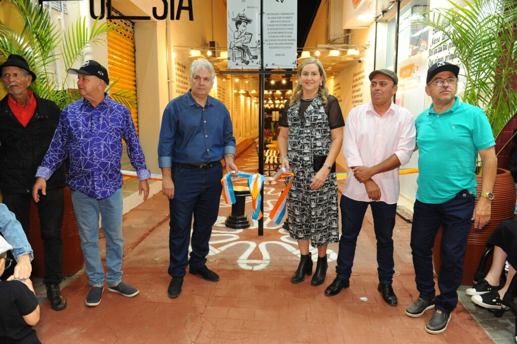 CULTURA: Prefeita de Monteiro entrega Beco da Poesia com presença maciça de público e poetas monteirenses CULTURA: Prefeita de Monteiro entrega Beco da Poesia com presença maciça de público e poetas monteirenses
