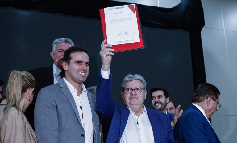João Azevêdo autoriza pagamento de R$ 168,4 milhões de emendas parlamentares que beneficiam 204 municípios João Azevêdo autoriza pagamento de R$ 168,4 milhões de emendas parlamentares que beneficiam 204 municípios