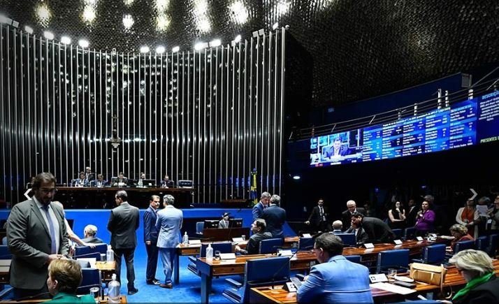 CCJ do Senado impõe revés à Câmara e rejeita, por unanimidade, PEC da Blindagem