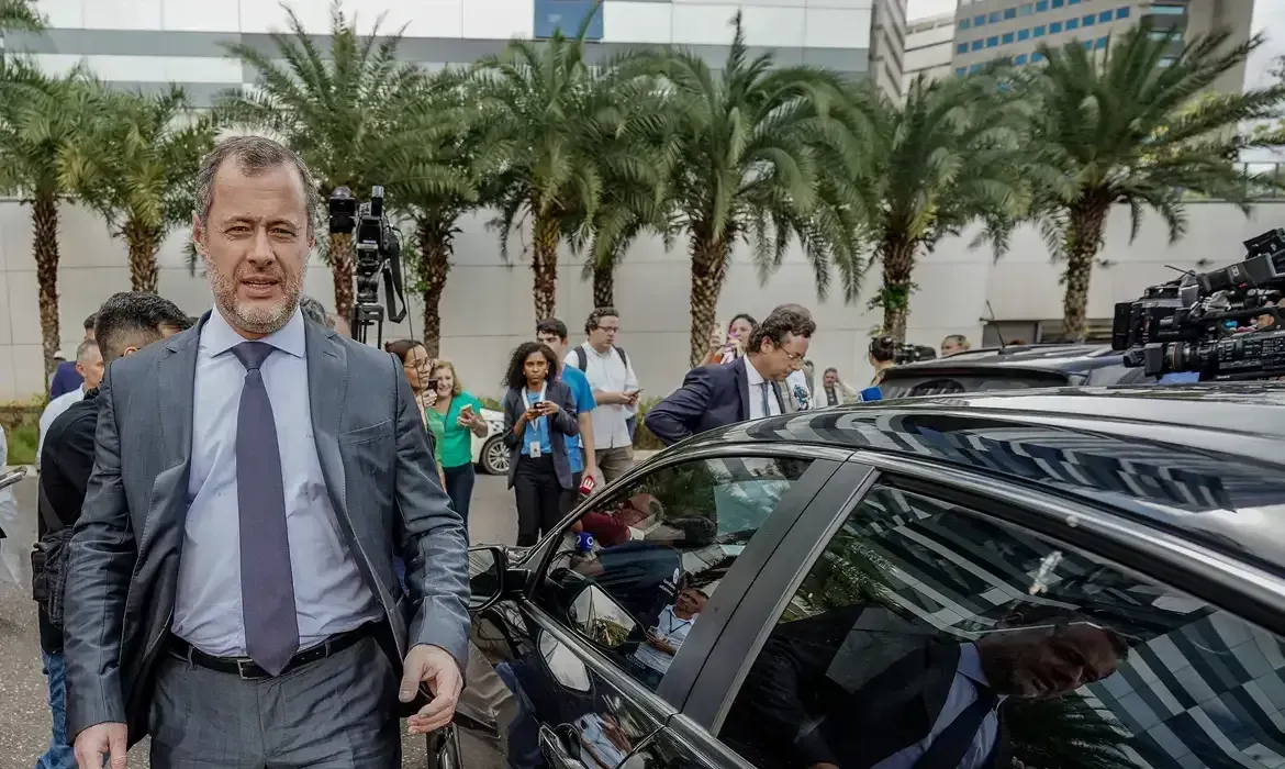 Advogado de Bolsonaro nega ter buscado informações sobre delação de Cid