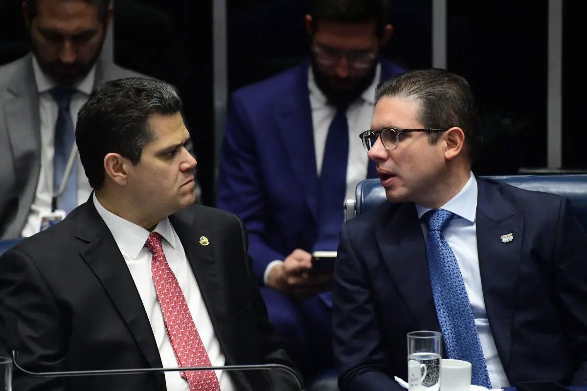 Governo insiste em decreto do IOF em reunião com Hugo e Alcolumbre