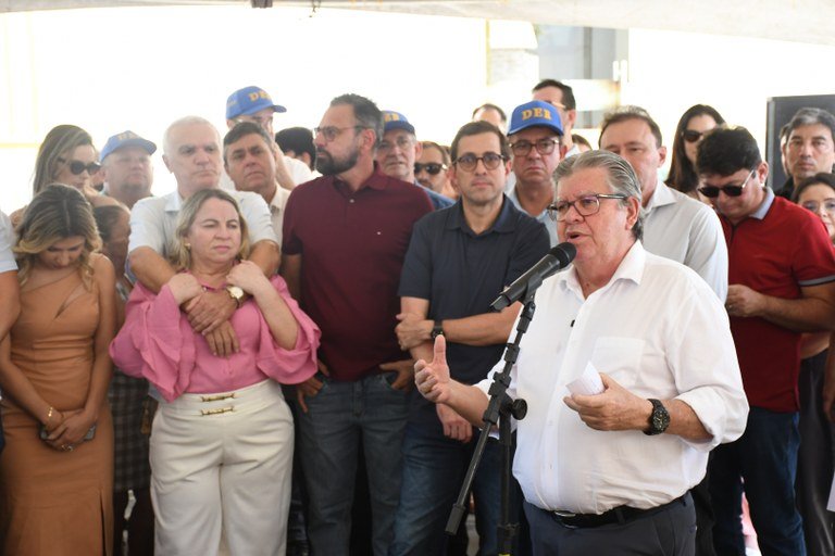 João Azevêdo entrega escolas, travessias urbanas e equipamentos de Saúde em Brejo dos Santos, Catolé do Rocha e Brejo do Cruz