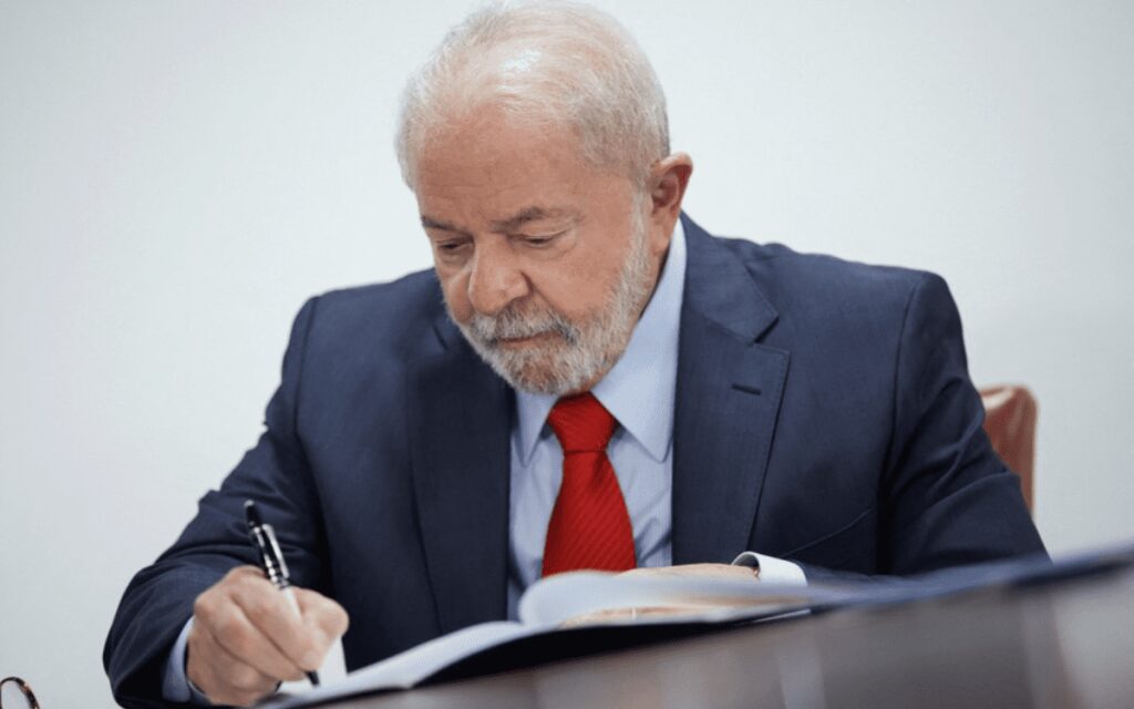Lula articula apoio de empresários para reagir a tarifa imposta por Trump