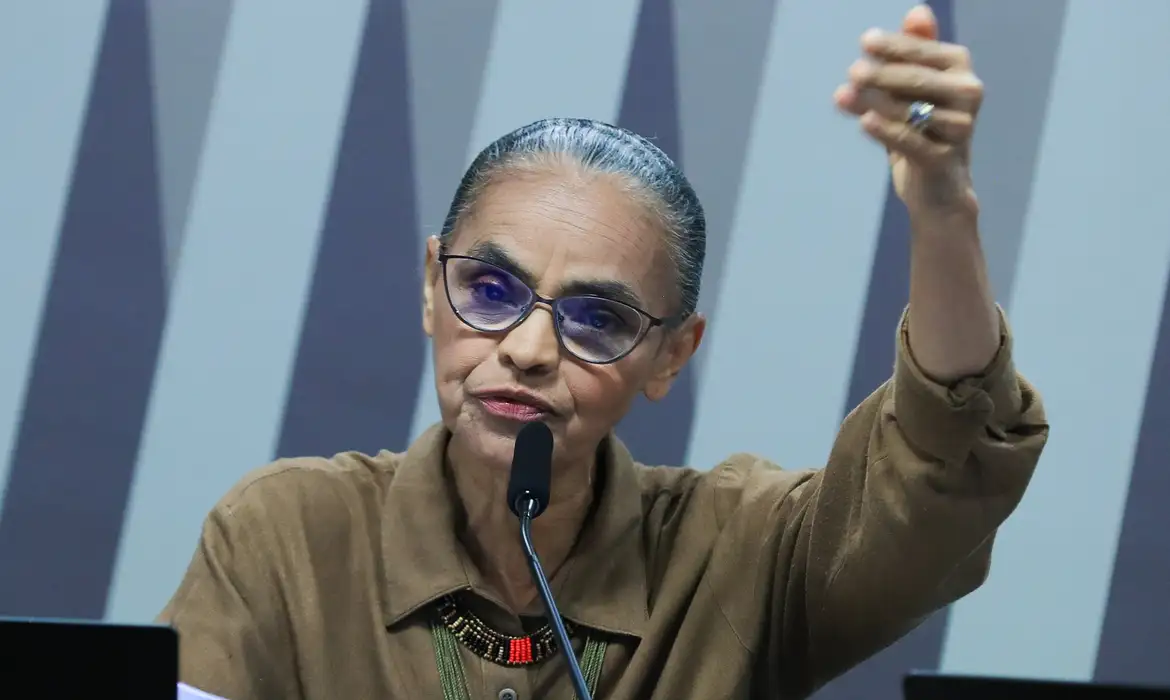 Marina Silva sofre novos insultos em comissão no Congresso