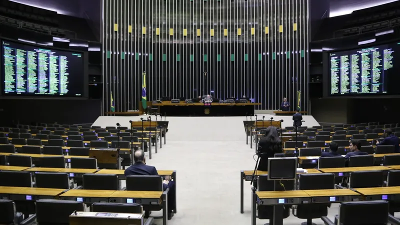 Partidos do Centrão pedem para STF manter suspensão de decreto que aumenta IOF
