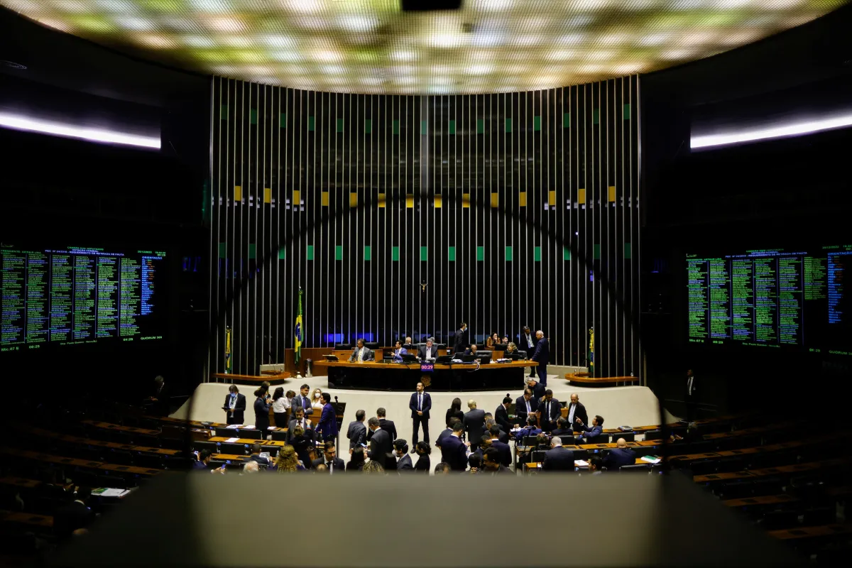 Aliados de Bolsonaro enfrentam entraves, mas evitam repetir obstrução