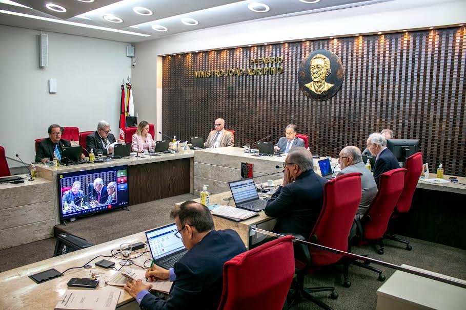 Excesso de contratações temporárias leva TCE/PB a reprovar contas de Prefeitura Paraibana