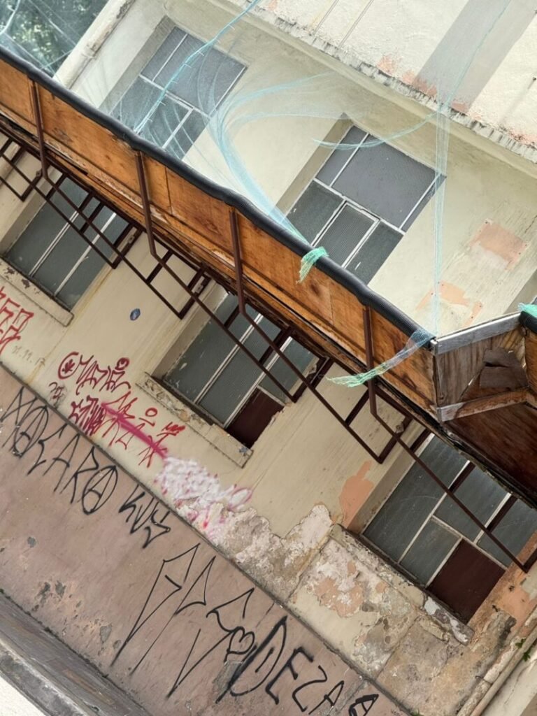 caos na gestao prefeitura de campina tem bloqueio em contas atrasos na saude e obra de sede paralisada