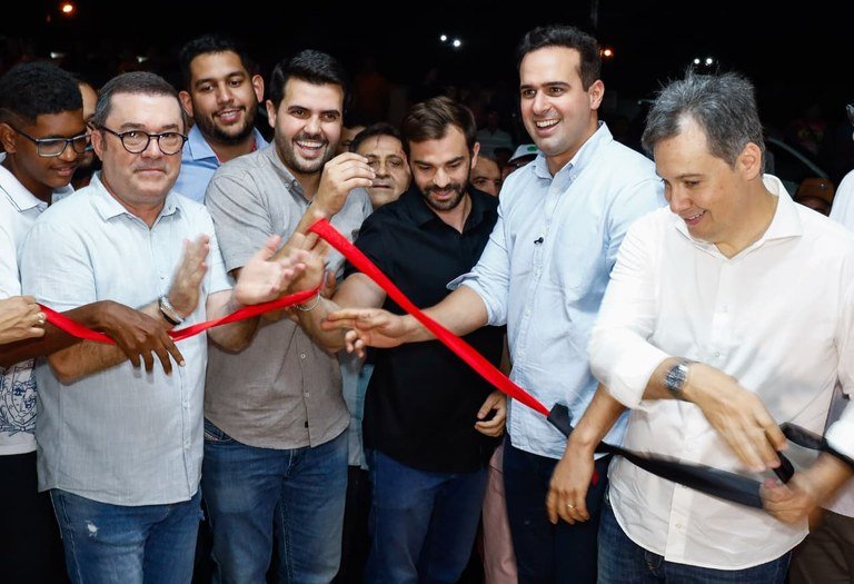 Lucas Ribeiro entrega escola, abastecimento d’água e autoriza pavimentação de distrito em Conceição