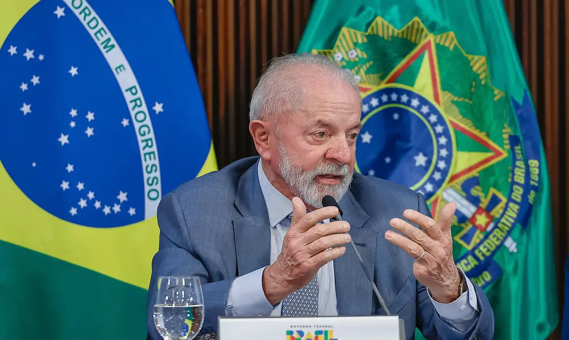 Lula defende América Latina independente contra “fala grossa” externa