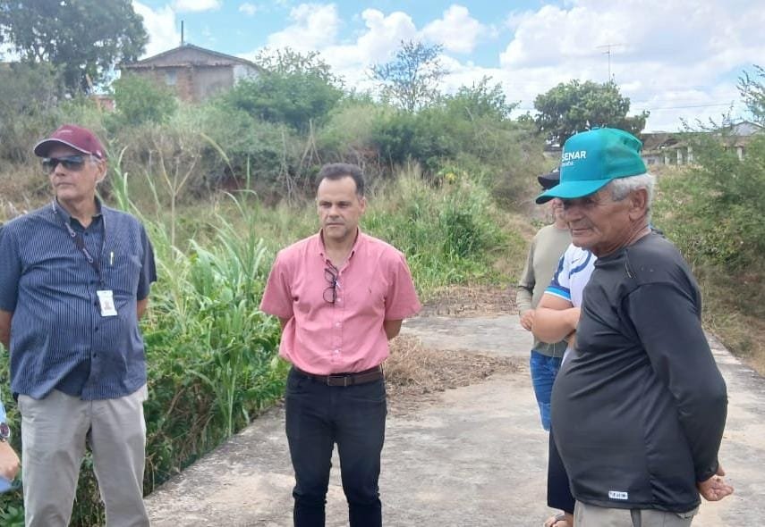 Roberto Paulino encaminha equipe técnica para análise de reconstrução da ponte do Sítio Passagem e de sítios vizinhos