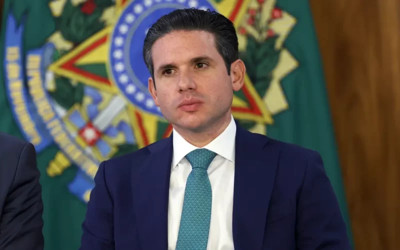 Hugo Motta revela que Republicanos vai cobrar fidelidade total dos filiados ao projeto da base governista em 2026