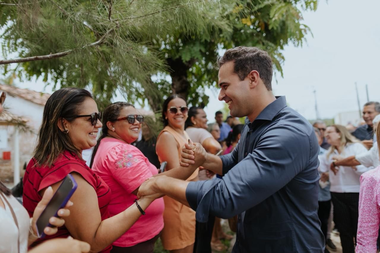 Lucas Ribeiro entrega escola em Araçagi e inspeciona obras de rodovias em Itapororoca e Curral de Cima