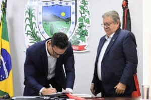 João Azevêdo transmite cargo para Lucas Ribeiro que assume interinamente o governo até 1º de março 1 joao azevedo transmite cargo para lucas ribeiro que assume interinamente o governo ate 1o de marco