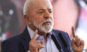 Lula sobre críticas a desfile de escola de samba: ‘Não sou carnavalesco’