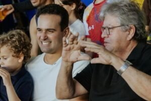 joao e lucas prestigiam final do circuito mundial de volei de praia 1