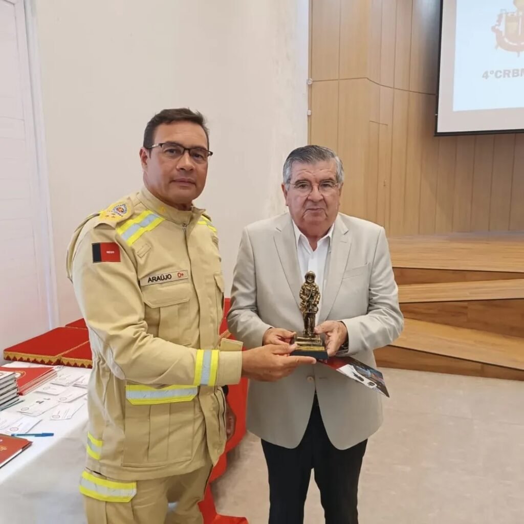 Roberto Paulino é homenageado pelo Corpo de Bombeiros da Paraíba 7 roberto paulino e homenageado pelo corpo de bombeiros da paraiba