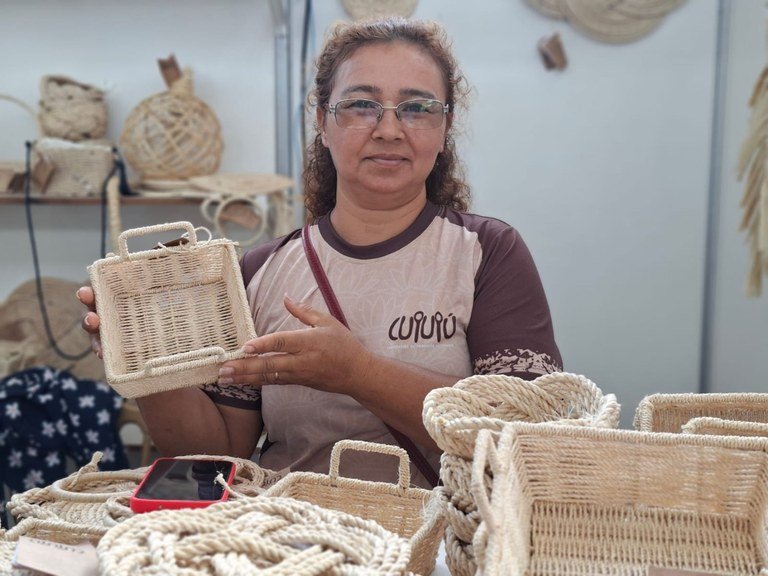 Da fibra do sisal à arte das mãos: peças de agricultora artesã ganham destaque na 5ª Caprifeira