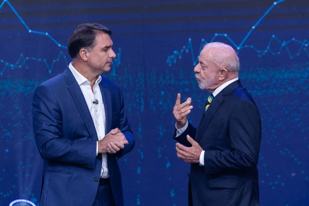 35 mil votos foram registrados após as 17h; vantagem de Lula sobre Flávio Bolsonaro no Brasil foi de 4,4 milhões